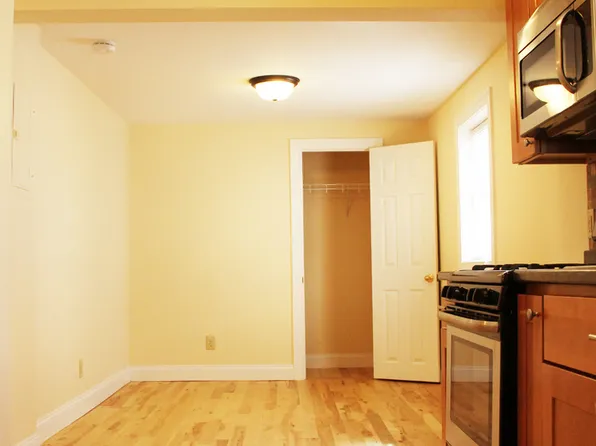 152 North St, 152 North St APT C, Burlington, VT 05401