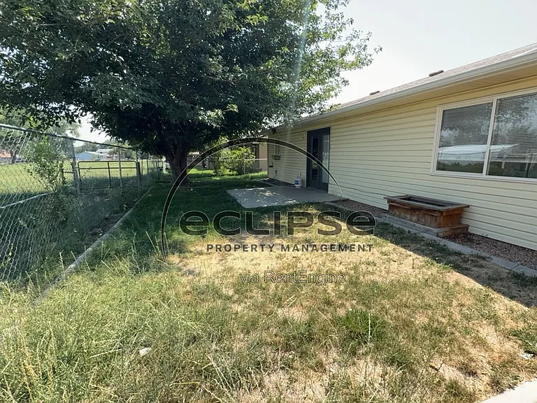 560 Huntington Point Ln — Photo 41