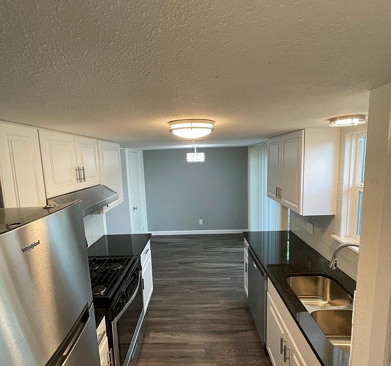 1st image of 3318 Dolphin Dr APT B