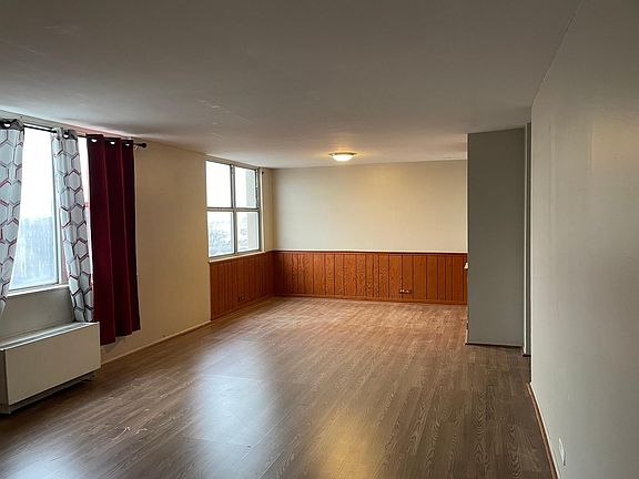 3rd image of 4300 W Ford City Dr APT 709