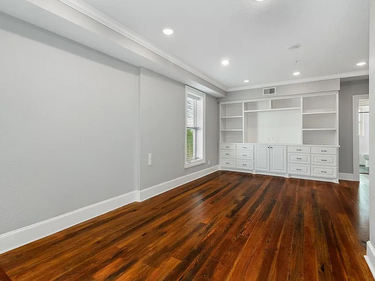 405 24th St #201 — Photo 7