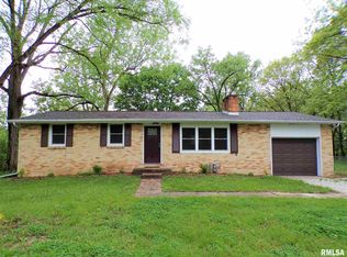 1142 Windcrest Acres, Galesburg, IL 61401
