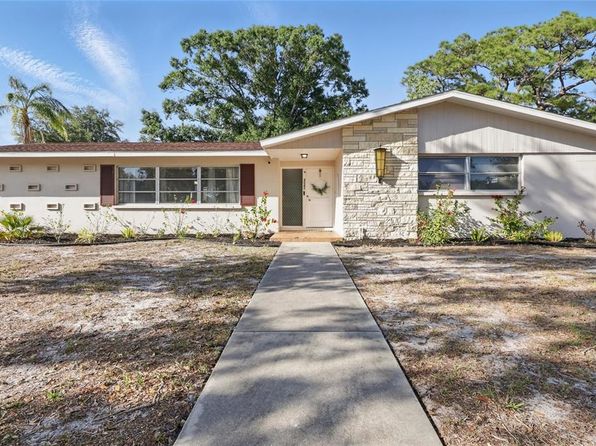 3941 Pin Oaks St, Sarasota, FL 34232