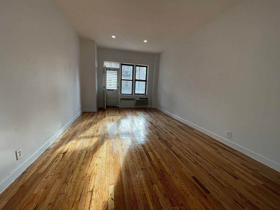 2nd image of 528 E 85th St APT 4B