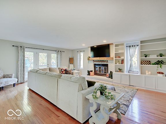 2nd image of 10214 Swiftsail Ln