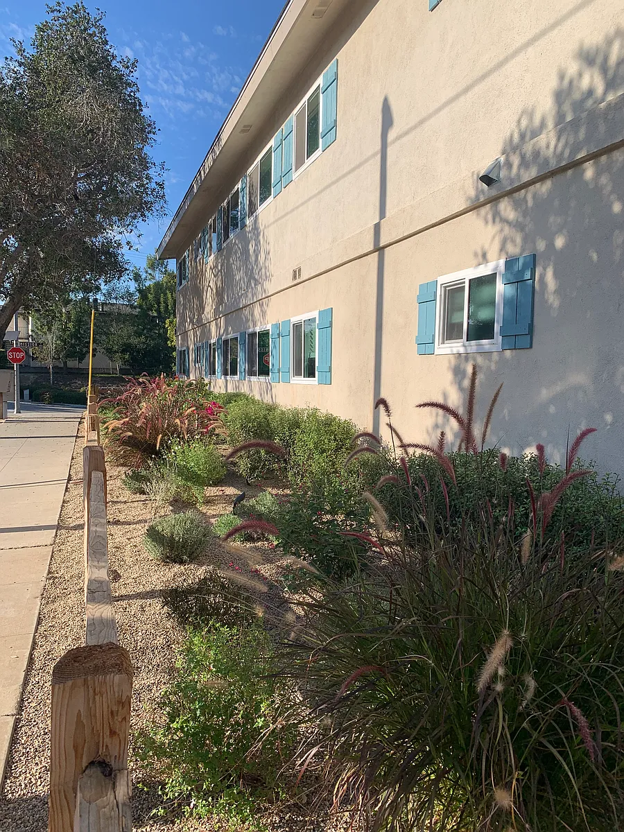 Building Photo - 1924 San Pascual St #1
