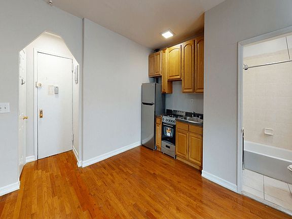 3rd image of 604 W 162nd St APT 4B