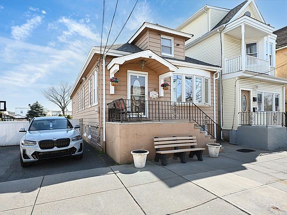 2nd image of 120-122 Heckel St