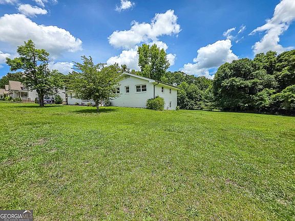 2nd image of 3332 Oak Grove Rd