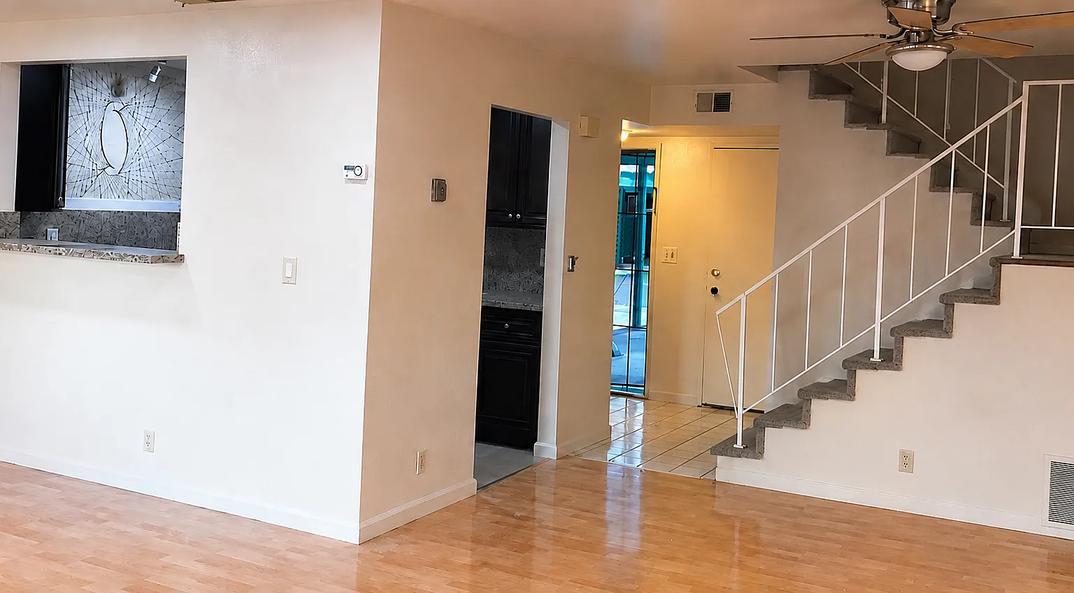 3 bed, 2.5 bath, 1404 sqft, $3,800 — Photo 2