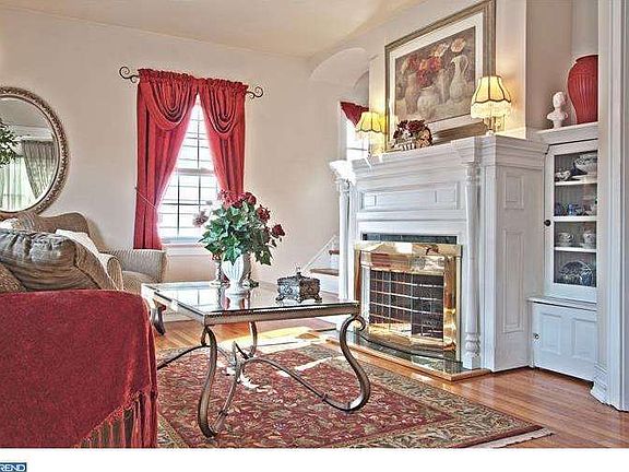 5th image of 140 Churchill Ave