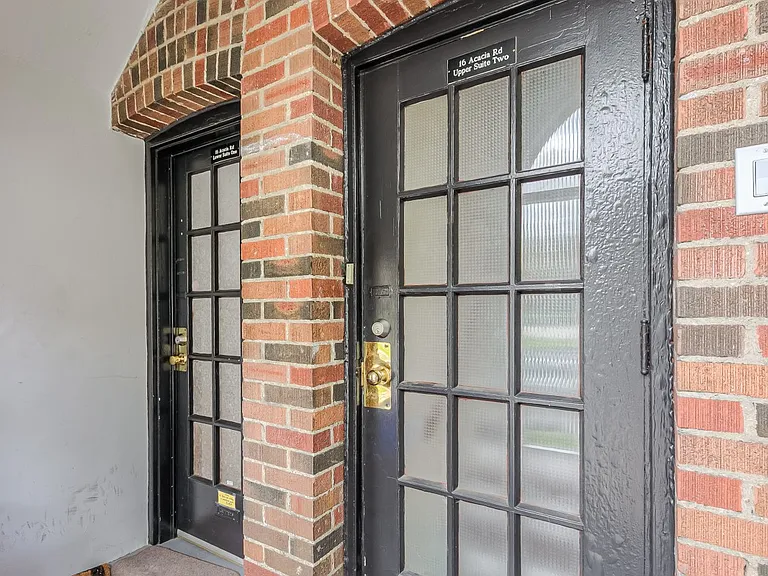 16 Acacia Rd #UPPER — Photo 20