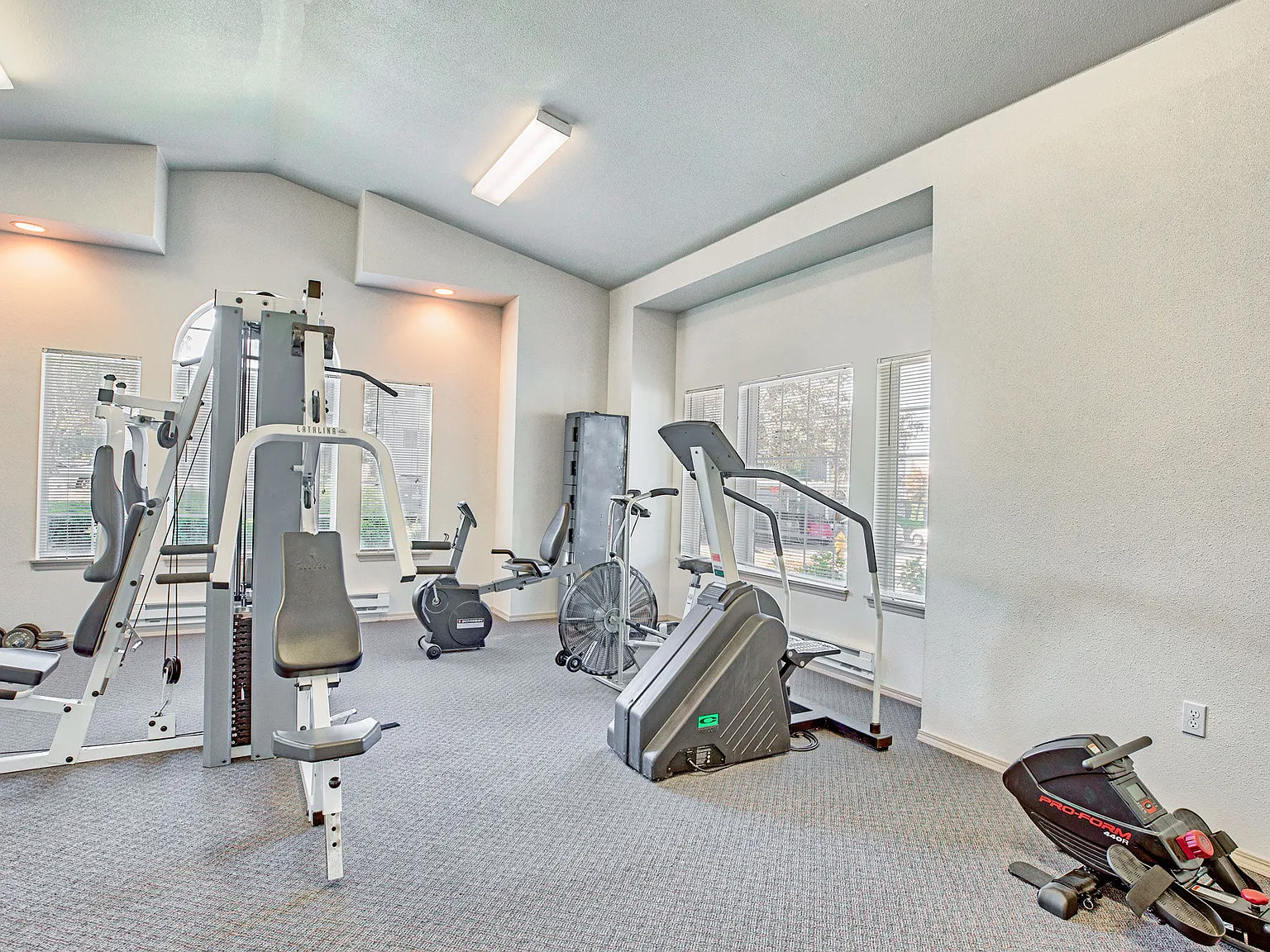Olympic Pointe Apartments — Photo 3