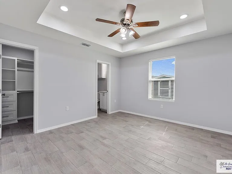 668 Foster Ln — Photo 4