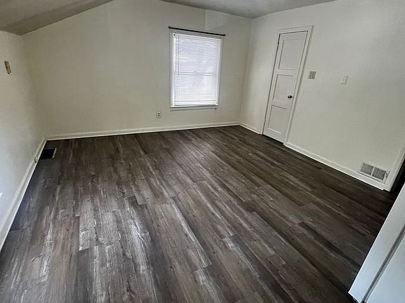 2nd image of 404 E Carter St #6