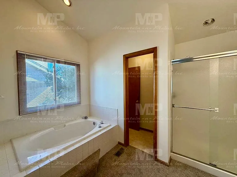 4400 Vista Dr — Photo 15
