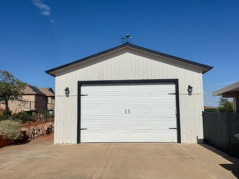 264 N 100 W — Photo 35