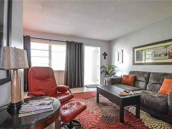 5th image of 1635 NE 5th Ct APT B