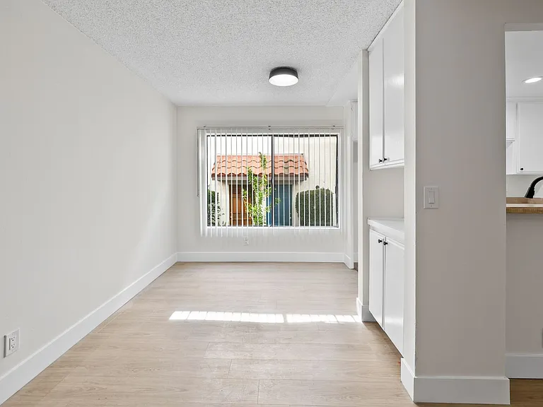 16731 Sherman Way #105A — Photo 9