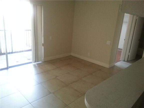 5th image of 4467 Treehouse Ln #G