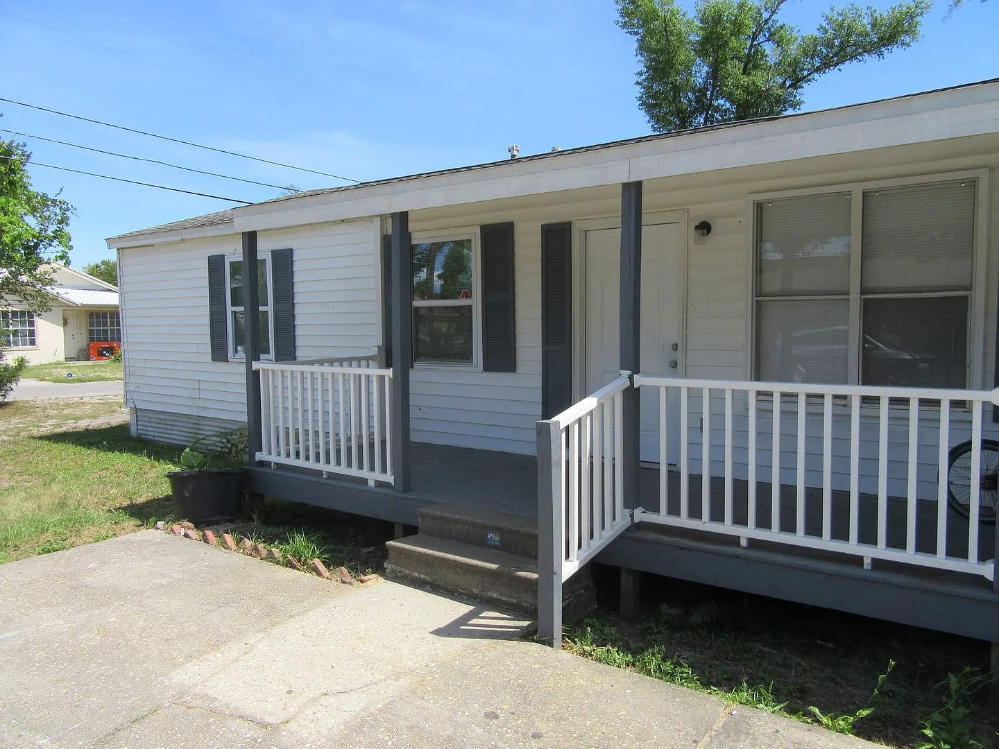351 College Ave Unit A — Photo 1