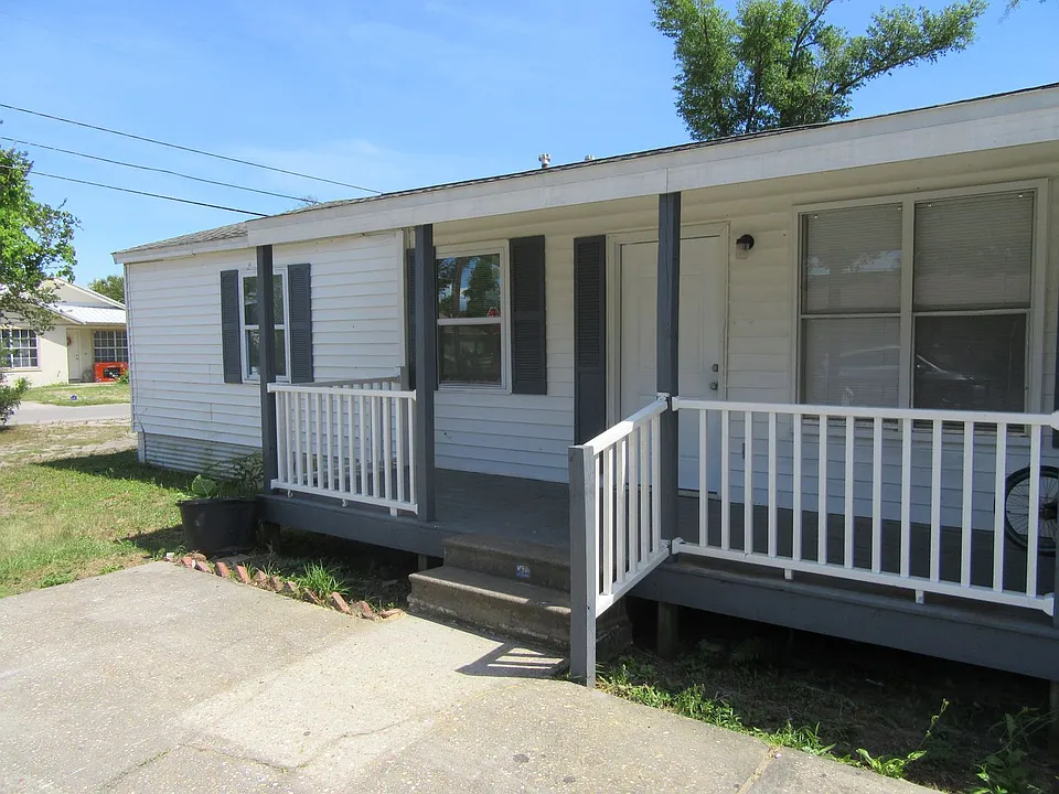 351 College Ave #A