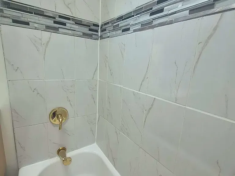 6010 N Lambert St — Photo 10