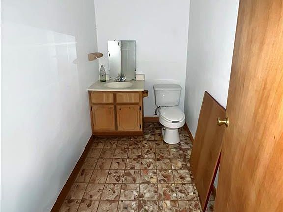 4th image of 812 Louisiana Ave