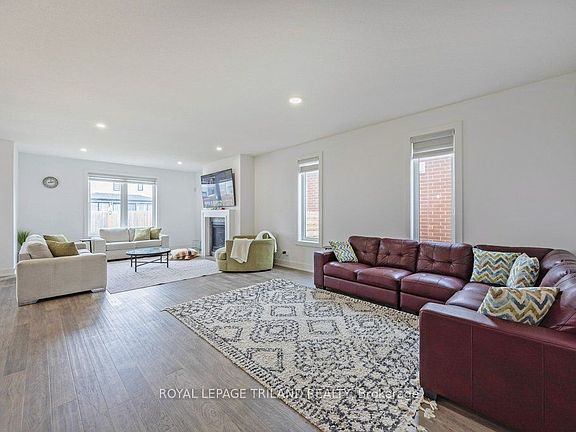 3rd image of 1480 Medway Park Dr