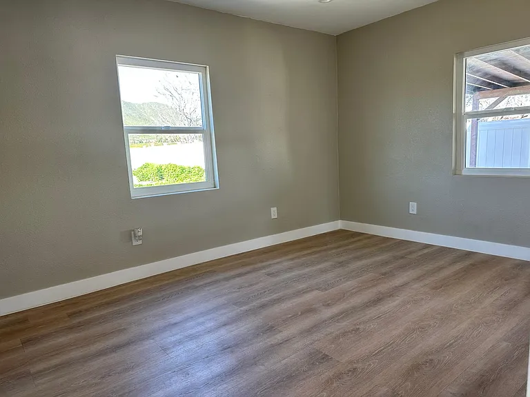 3343 Wallace St — Photo 15