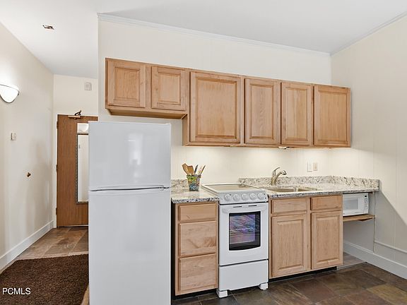 4th image of 2325 Sidewinder Dr #806