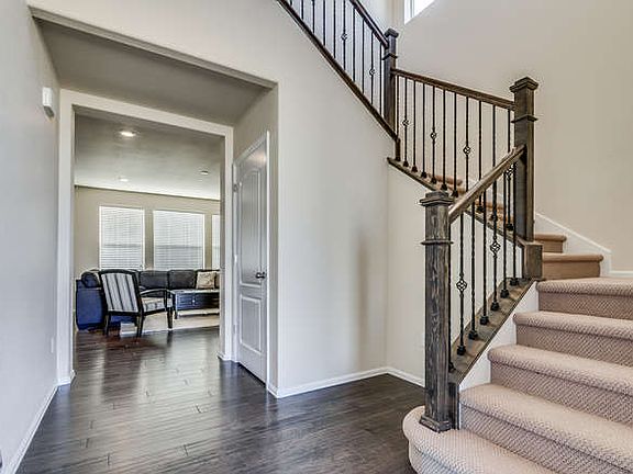 4th image of 14711 Vienna Cir