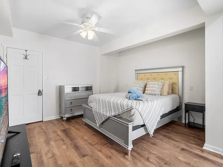 105 N New Haven Ave #2 — Photo 12