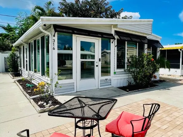 1000 Wiggins Pass Rd #316, Naples, FL 34110