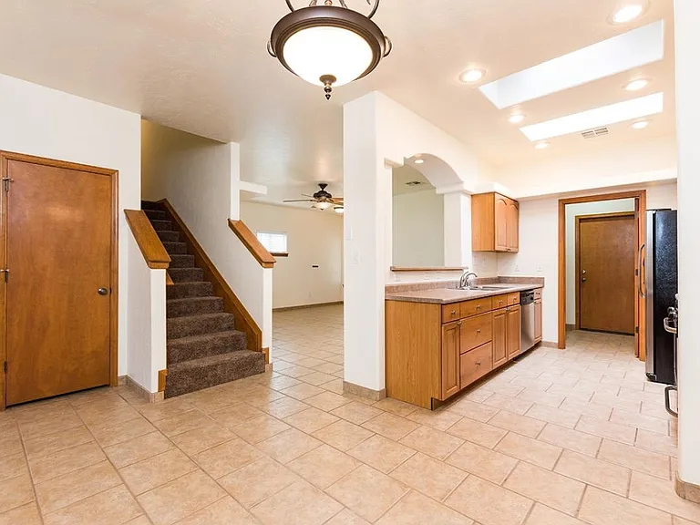 2375 Saturn Cir — Photo 12