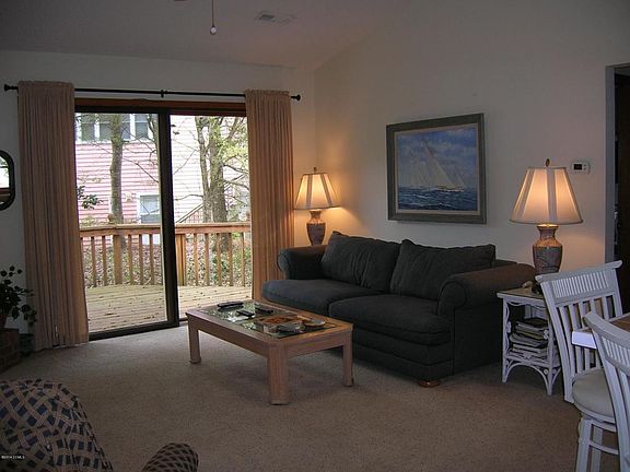 4th image of 6705 Emerald Dr