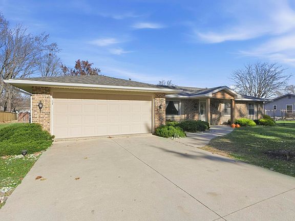 3rd image of 711 Wakefield Cir