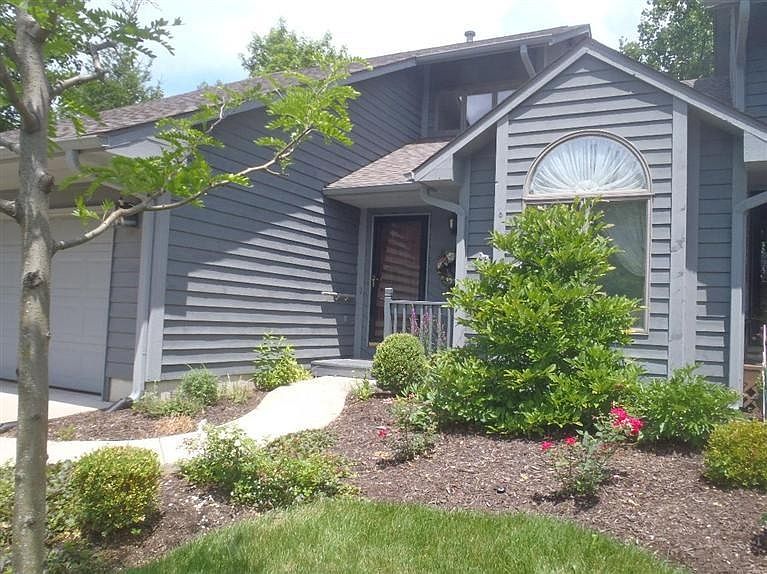2nd image of 4823 Beechwood Ln #28