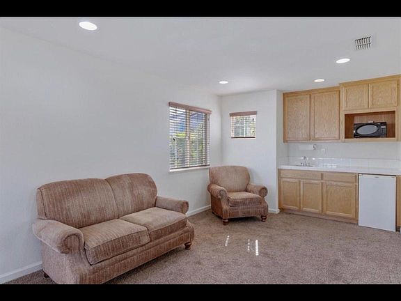 2nd image of 557 Stetson Dr #3