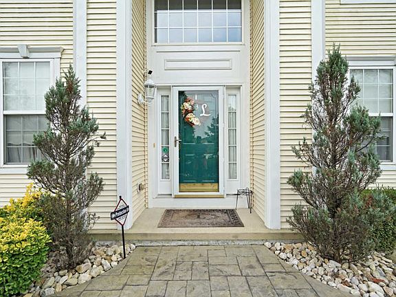 3rd image of 2355 Forest Cir