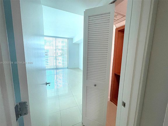 2nd image of 218 SE 14th St APT 1004