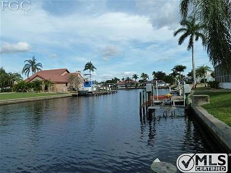 90' Canal to intersecting canals. Seawall, Dock and Lift