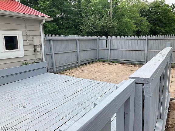 4th image of 1576 W Main St