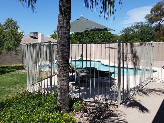 2nd image of 2614 E Sahuaro Dr