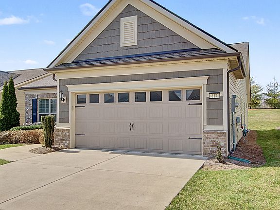 3rd image of 817 Clay Pl