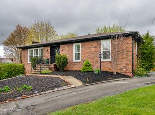 8905 Gonewind Ct, Louisville, KY 40299