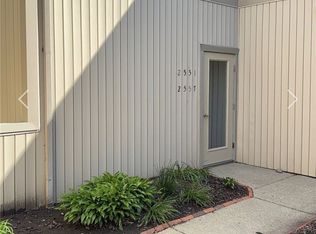 2557 Jackie Ln, Westlake, OH 44145