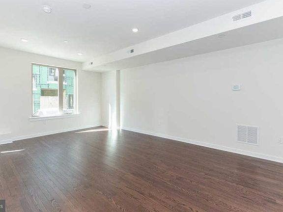 4th image of 2138 Kensington Ct #75