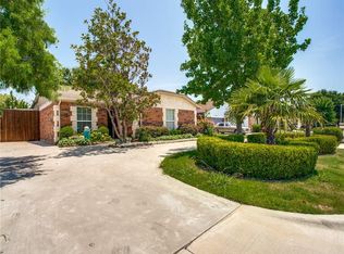 3010 Pearson Dr, Grand Prairie, TX 75052