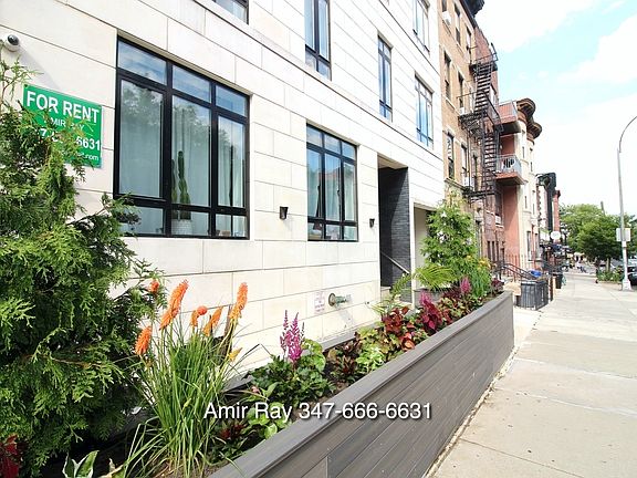 2nd image of 609 Saint Johns Pl APT 2